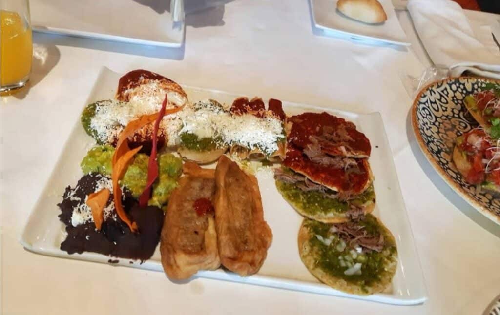 Antojitos mexicanos en Restaurante Ciudad Sagrada