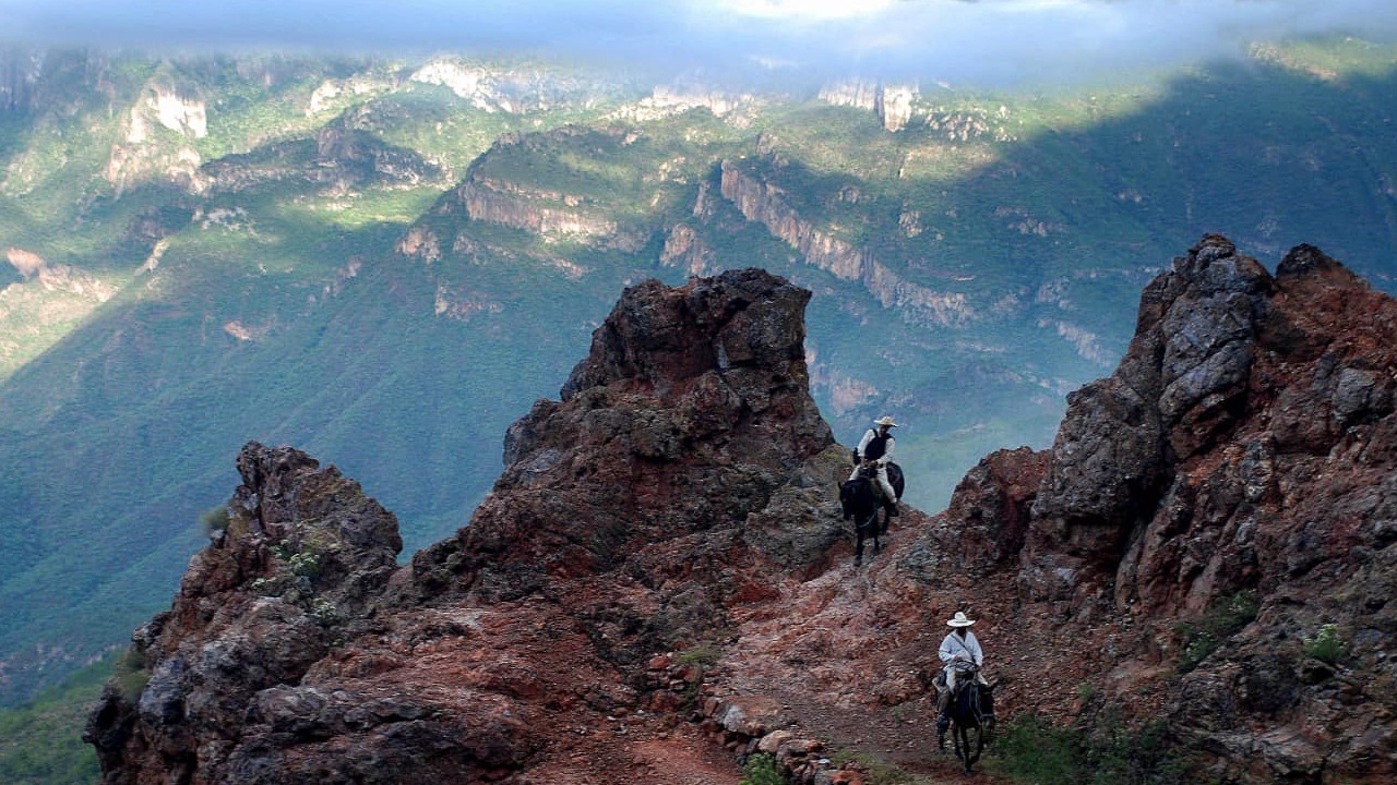 Atrévete a sentir la adrenalina en la Barranca de Batopilas