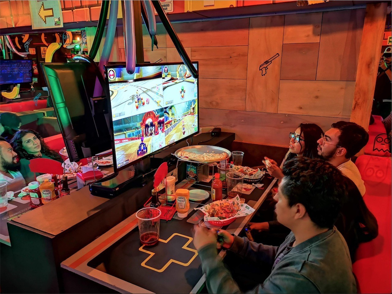 Celebra el Día del Gamer en alguno de estos restaurantes con videojuegos