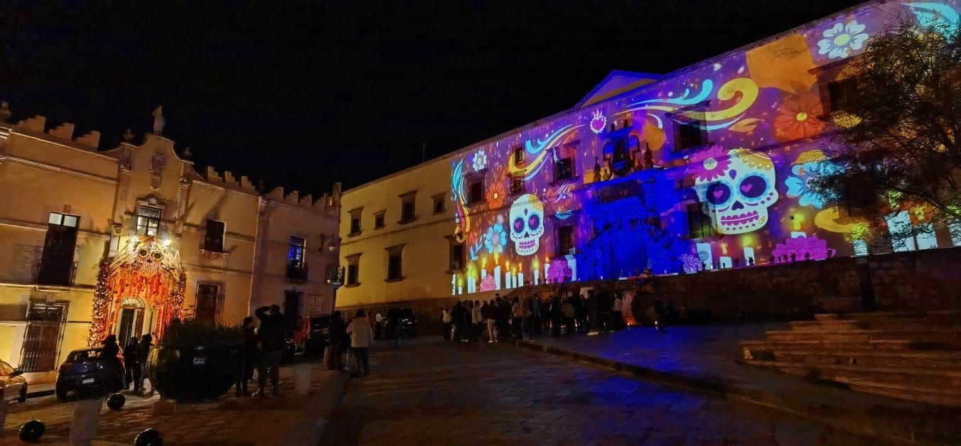 Calaveras y catrinas en el Festival de Día de Muertos de Zacatecas
