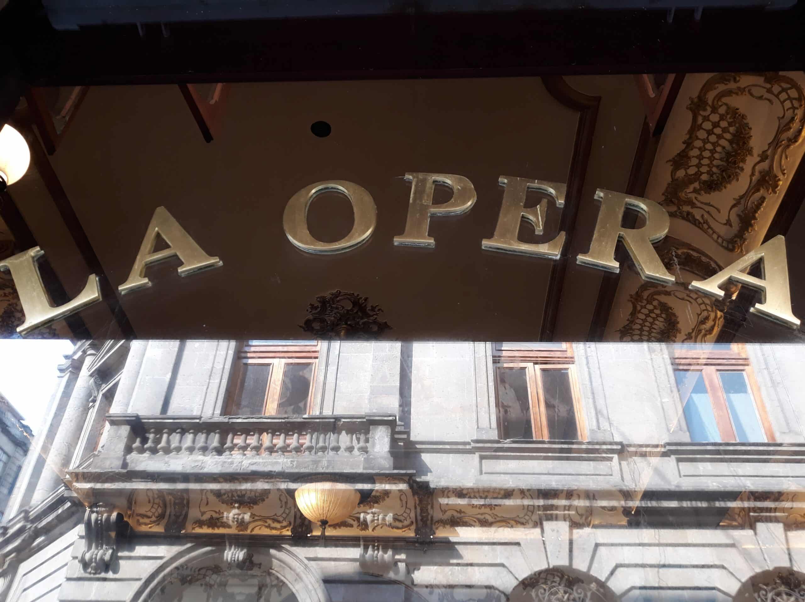 La Ópera Bar, el lugar con una singular conexión con Villa