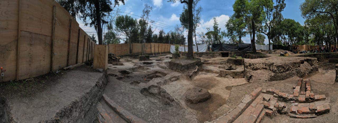 Descubren fosas funerarias de 3 mil años en Bosque de Chapultepec