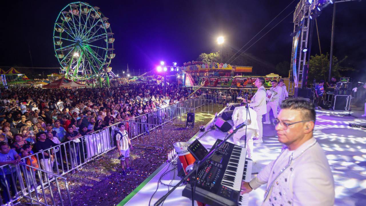 Llénate de diversión en el Carnaval de Puerto Morelos