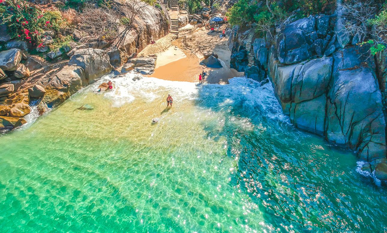 Playa Colomitos, una joya oculta en Puerto Vallarta