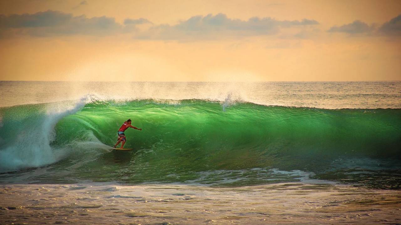 Seis playas para que te vayas a surfear este puente