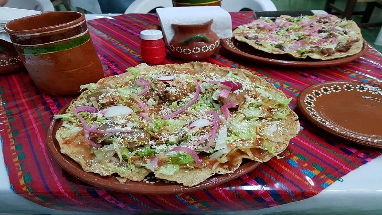 ¿Hambre? Conoce estas tostadas gigantes de Jalisco