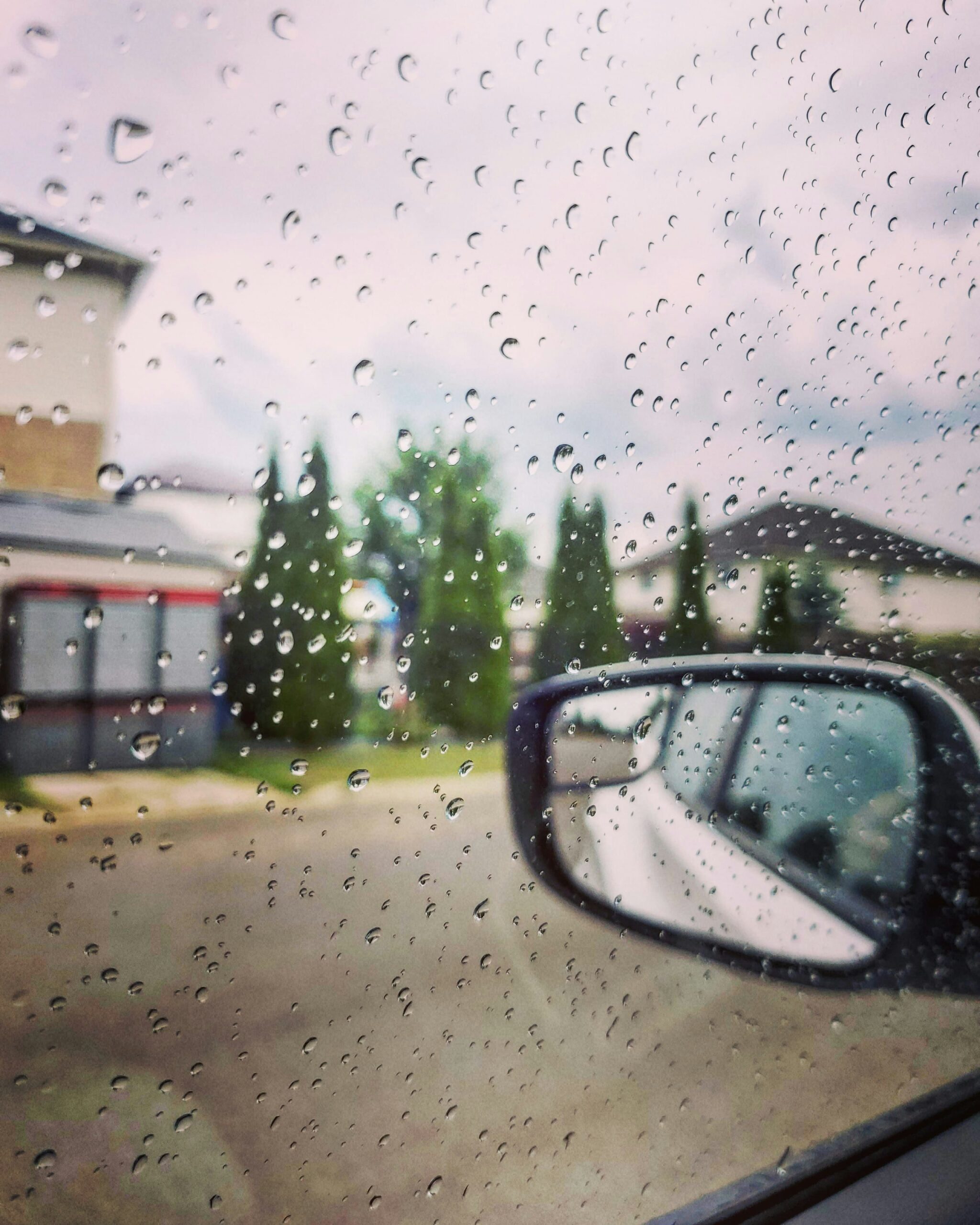 Protege tu coche con un seguro contra lluvias