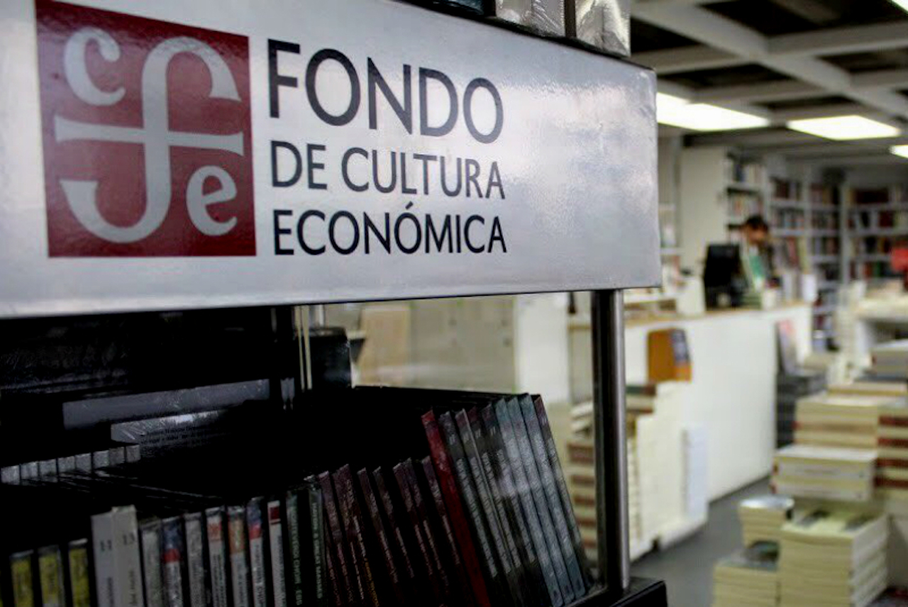 ¡Aprovecha las ofertas de la venta nocturna del Fondo de Cultura Económica!