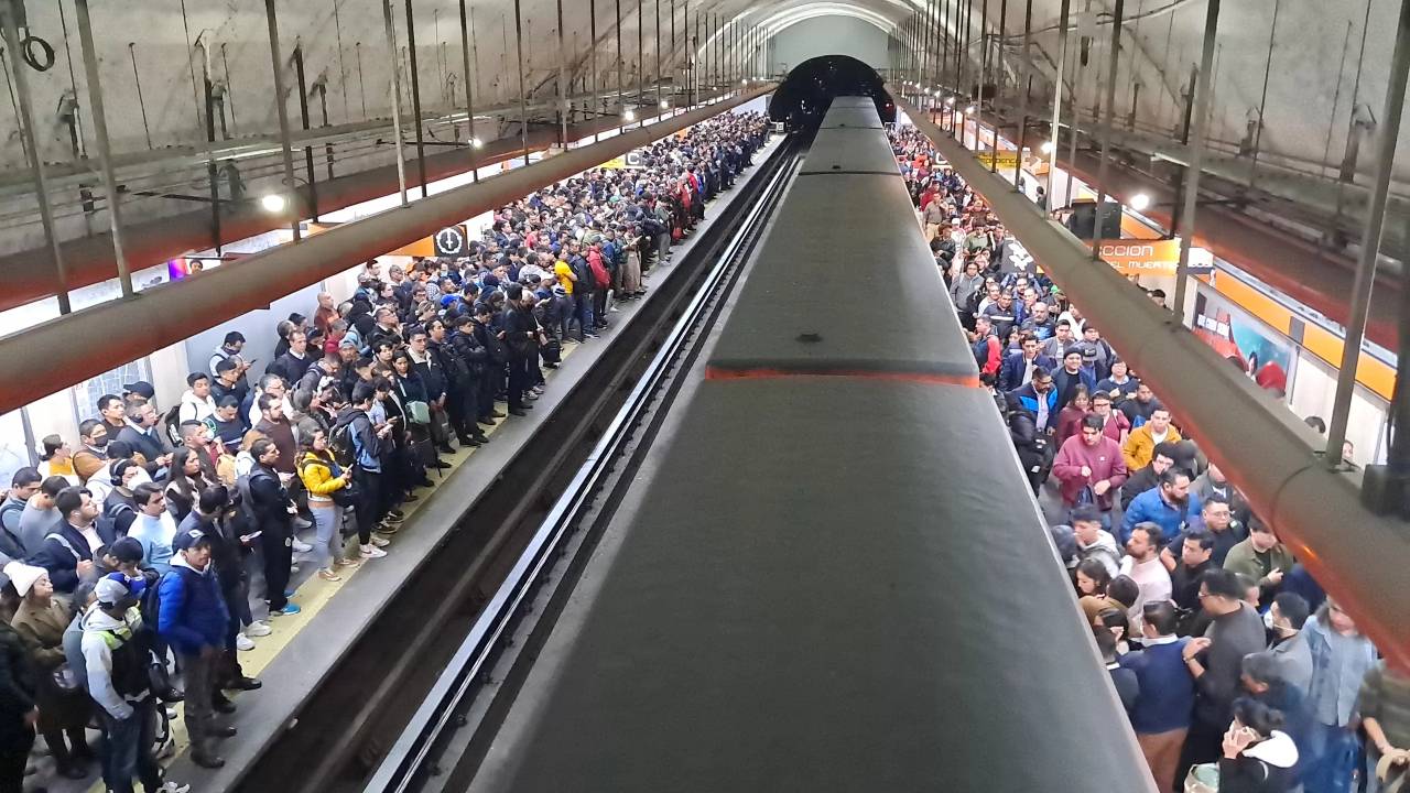 ¿Llegaste tarde al trabajo? Solicita un justificante por retrasos en el Metro