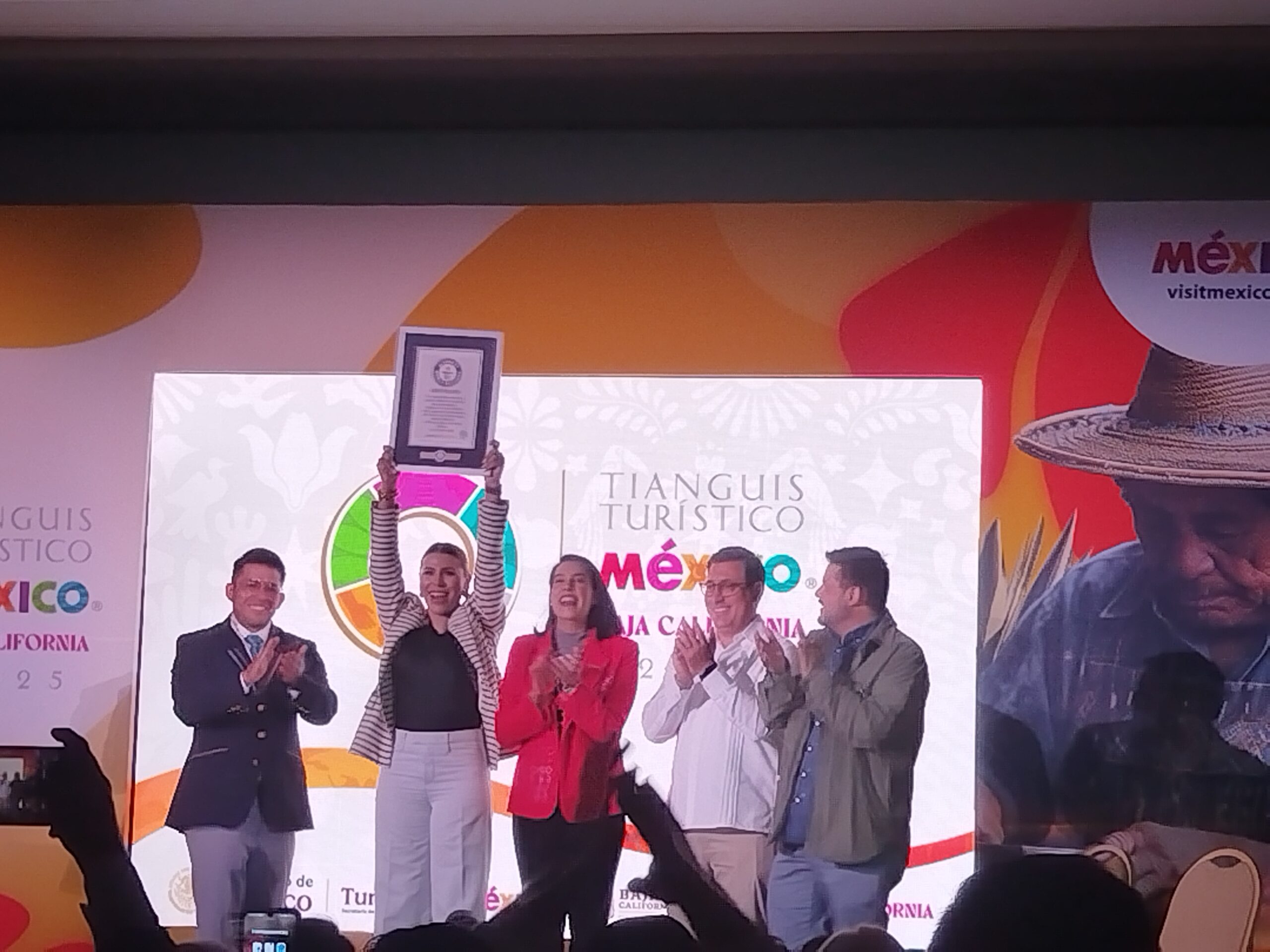 Tianguis Turístico 2025 hace historia y rompe récord Guinness