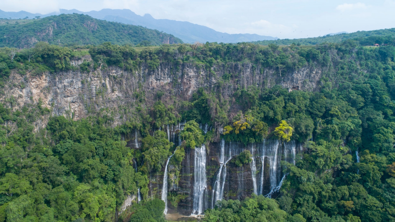 Descubre la maravillosa naturaleza que rodea a los Chorros del Varal