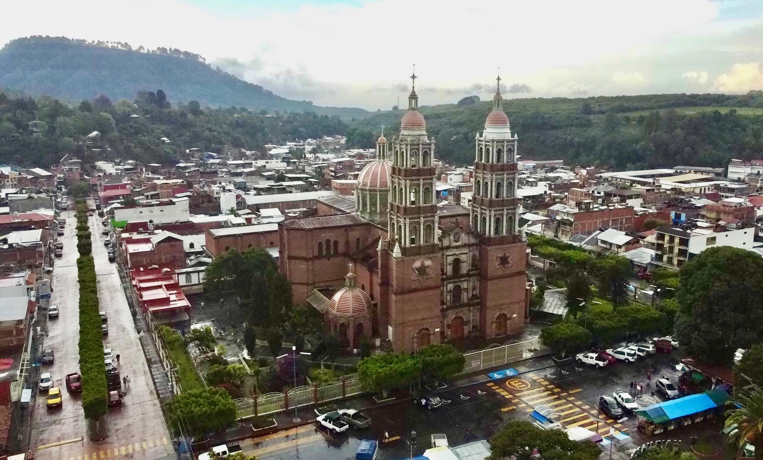San Juan Parangaricutiro, un pueblo que renació de la lava del Paricutín