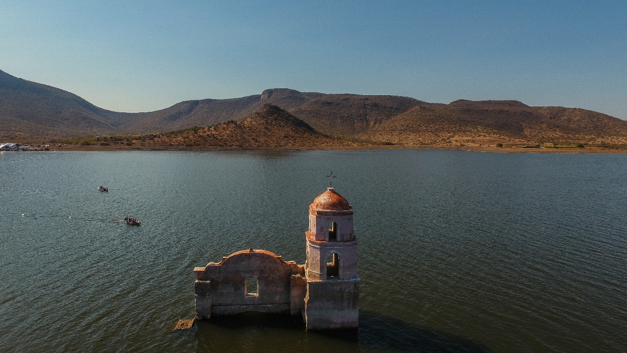 Visita estas iglesias inundadas de Michoacán