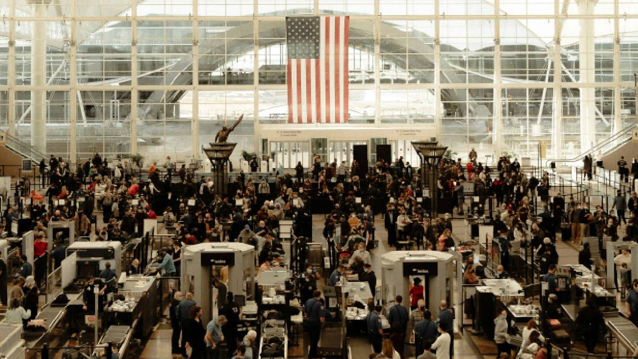 Nuevas restricciones para vuelos a Estados Unidos: ¿Qué está prohibido llevar?