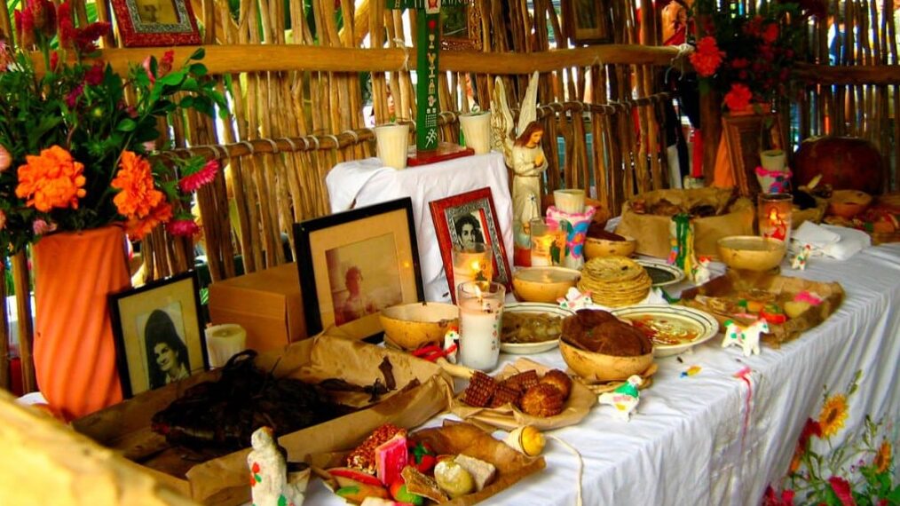 Hanal Pixán, altar yucateco. Hanal Pixán, altar yucateco.