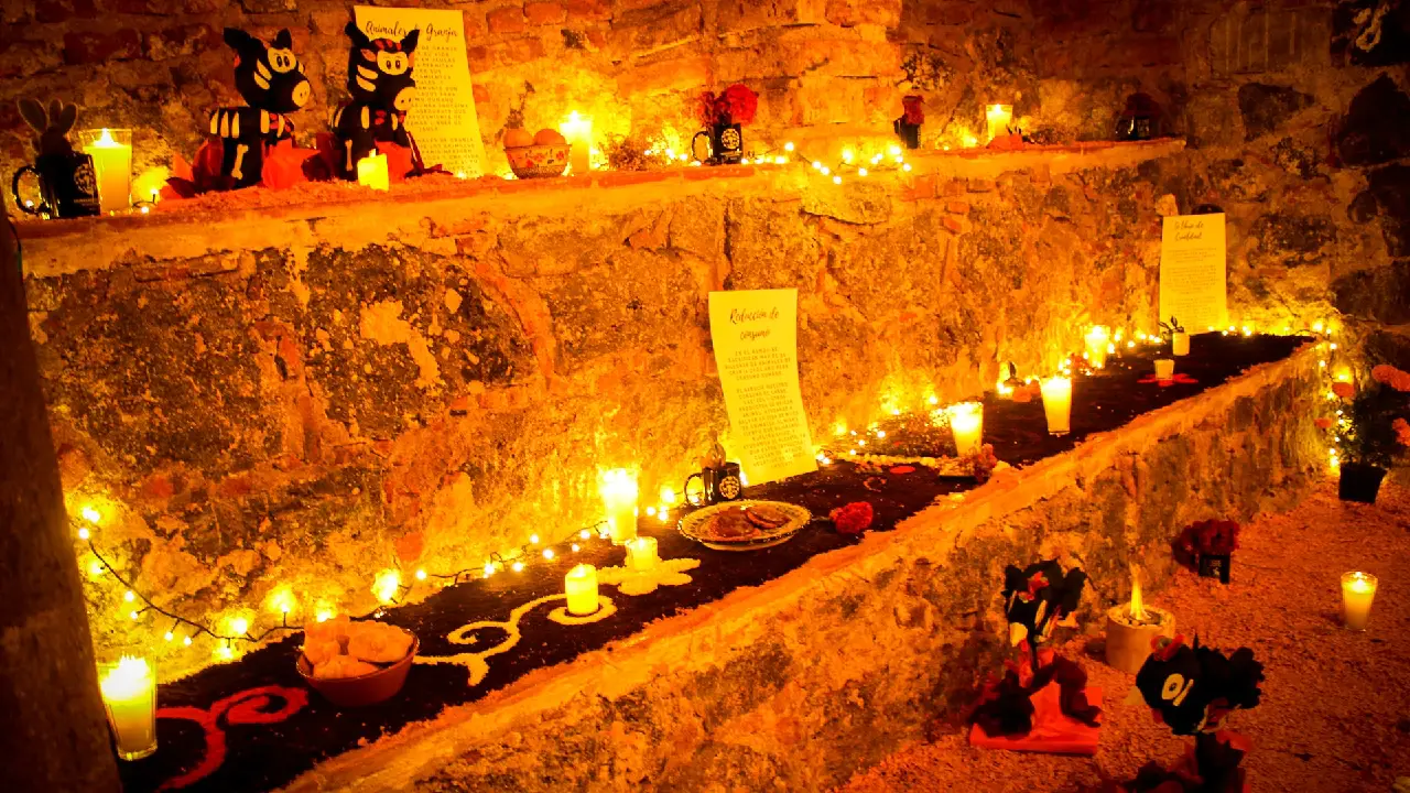 Entre altares y flores: secretos del Día de Muertos